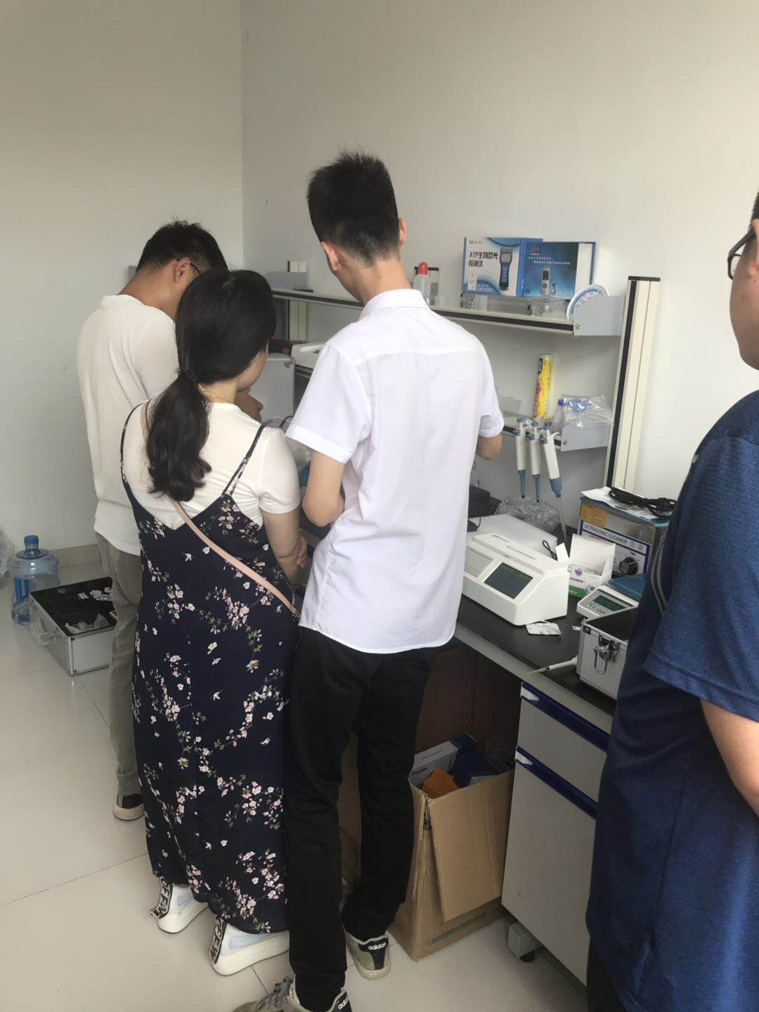 我司人員前往山東醫療器械有限公司進行儀器培訓和指導工作(圖2)